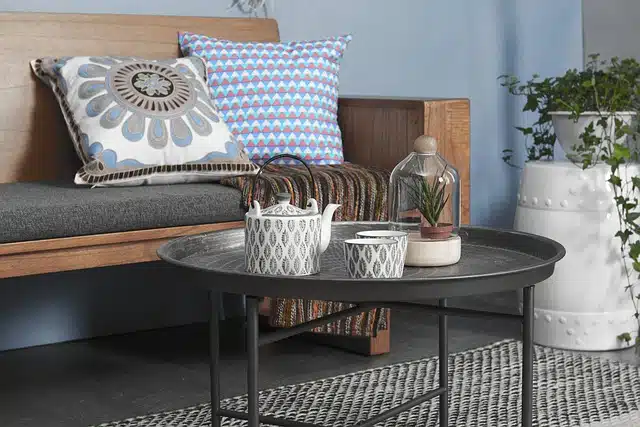 Le choix des coussins pour votre canapé : Quelle forme, quelle couleur, quelle taille?
