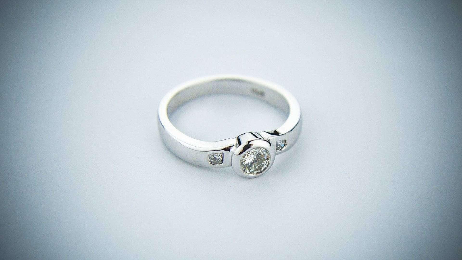 Comment choisir les bijoux parfaits pour vos fiançailles ?